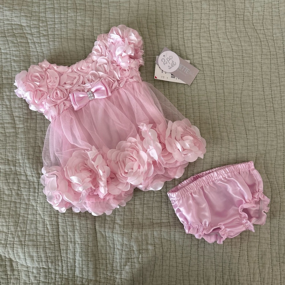 NWT Nannette Baby Rosette 2 piece set 0/3 months